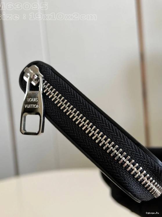 VUITTON LOUIS WALLET-10*20*2 ZIPPY cm 0101